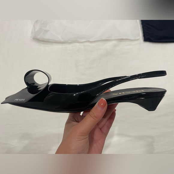 BRAND NEW PRADA SLINGBACK PUMPS WITH A UNIQUE RIBBON PATENT DESIGN!! SIZE 7.5 US - Picture 3 of 4